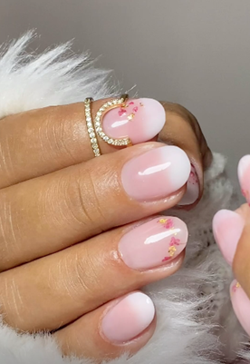 Manicure em gel — trabalho Provençal Studio 4