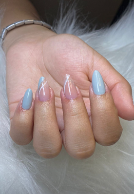 Manicure em gel — trabalho Provençal Studio 8